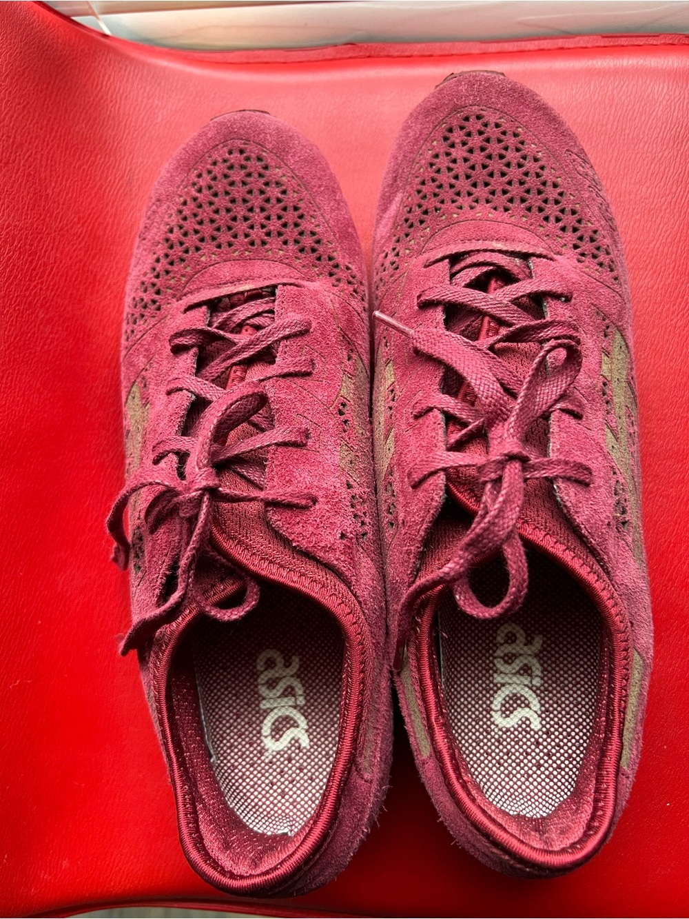 Men’s Asics red Suede Athletic Shoe